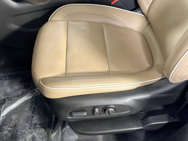 used 2023 Chevrolet Traverse car, priced at $35,877