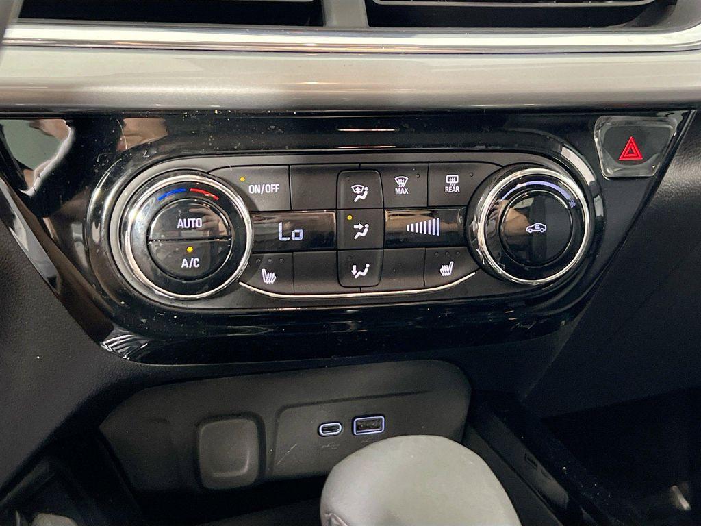 used 2025 Chevrolet Trax car, priced at $25,595