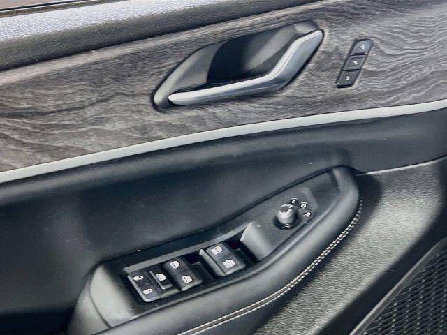 used 2023 Jeep Grand Cherokee car, priced at $34,995