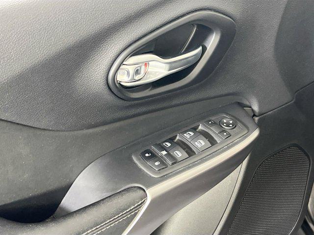 used 2022 Jeep Cherokee car, priced at $21,371