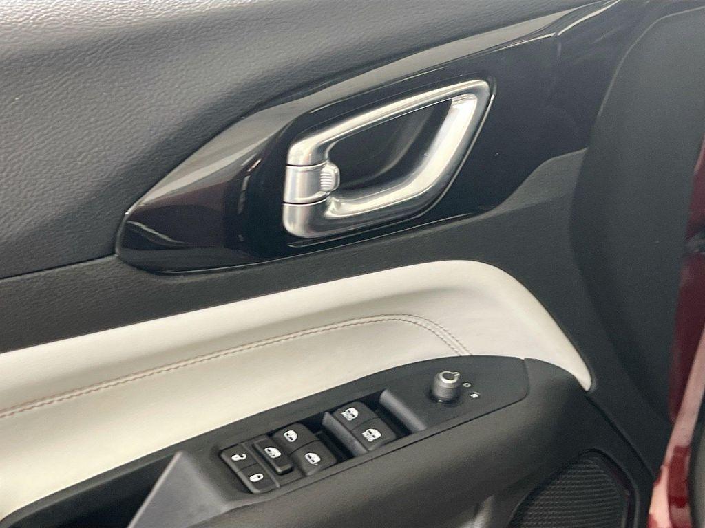 used 2022 Jeep Compass car, priced at $25,036