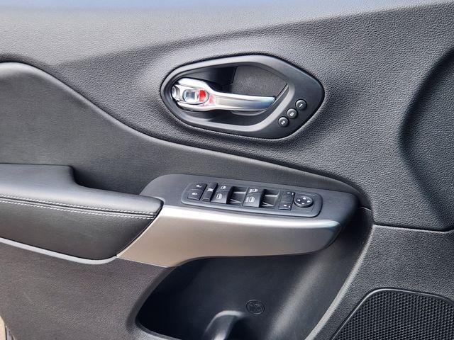 used 2020 Jeep Cherokee car, priced at $21,389