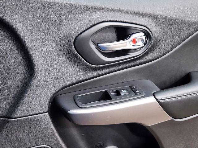 used 2020 Jeep Cherokee car, priced at $21,389