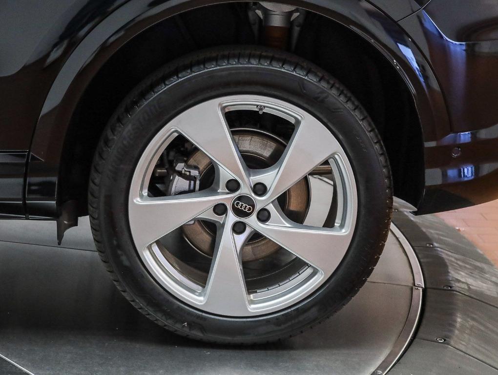 new 2025 Audi Q5 car, priced at $52,737
