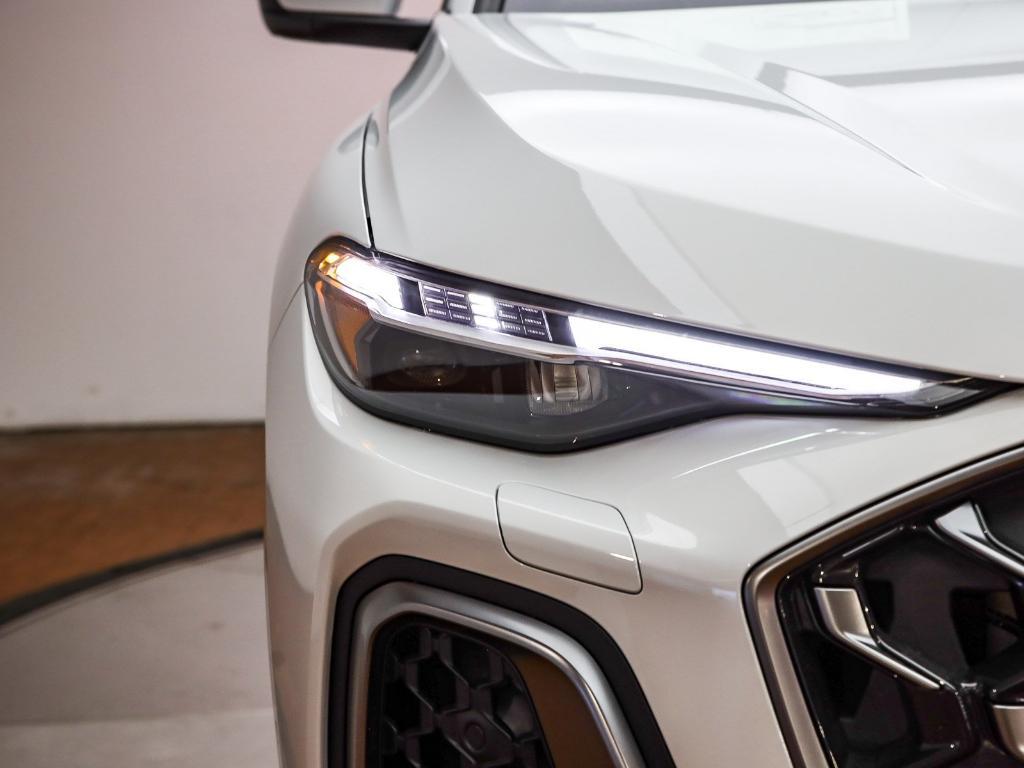 new 2025 Audi Q5 car, priced at $63,060