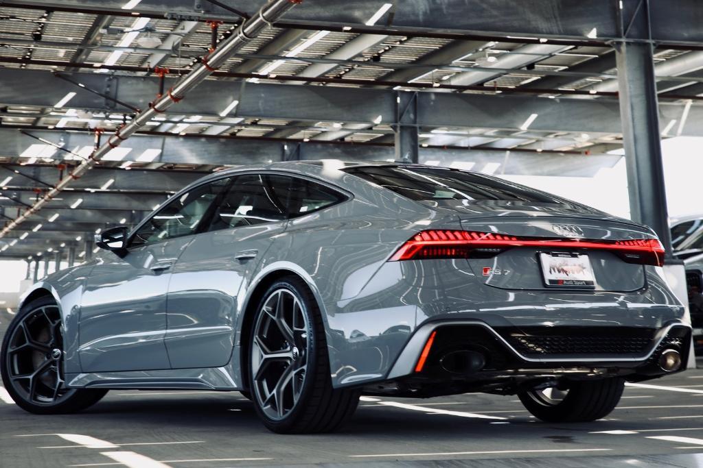 new 2026 Audi RS 7 car