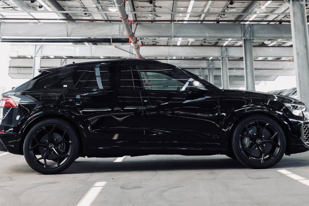 new 2025 Audi RS Q8 car, priced at $151,340