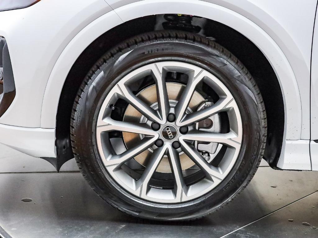 new 2026 Audi Q4 e-tron car