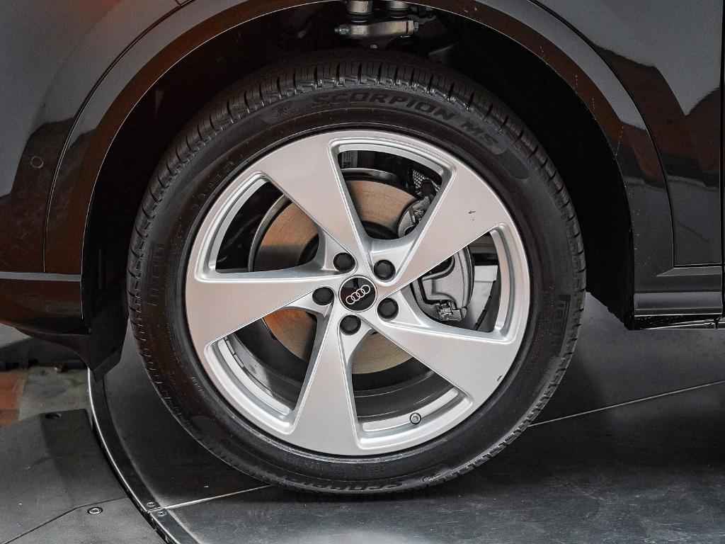 new 2025 Audi Q5 car, priced at $61,150