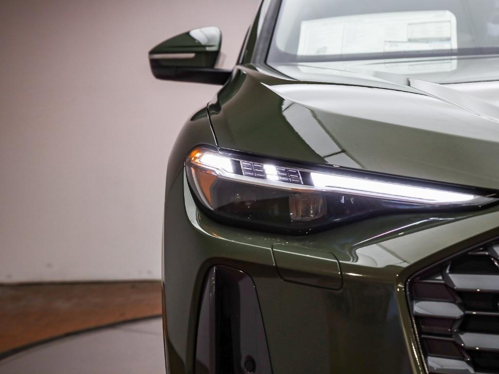 new 2025 Audi Q5 car, priced at $61,240