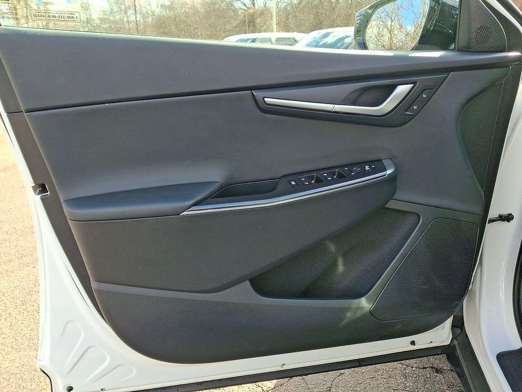 used 2024 Kia EV6 car, priced at $28,998