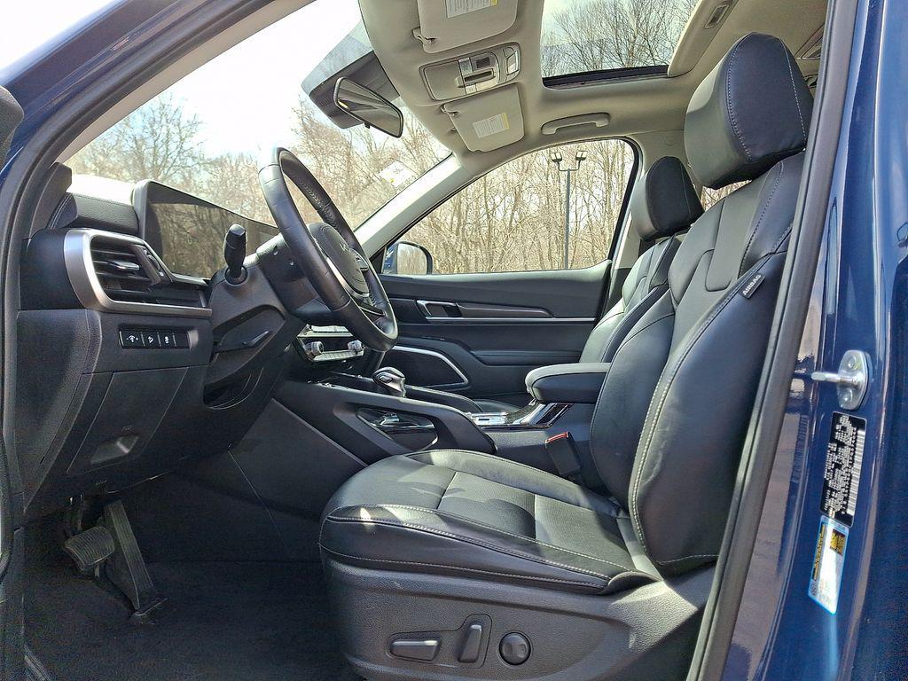 used 2023 Kia Telluride car, priced at $34,684