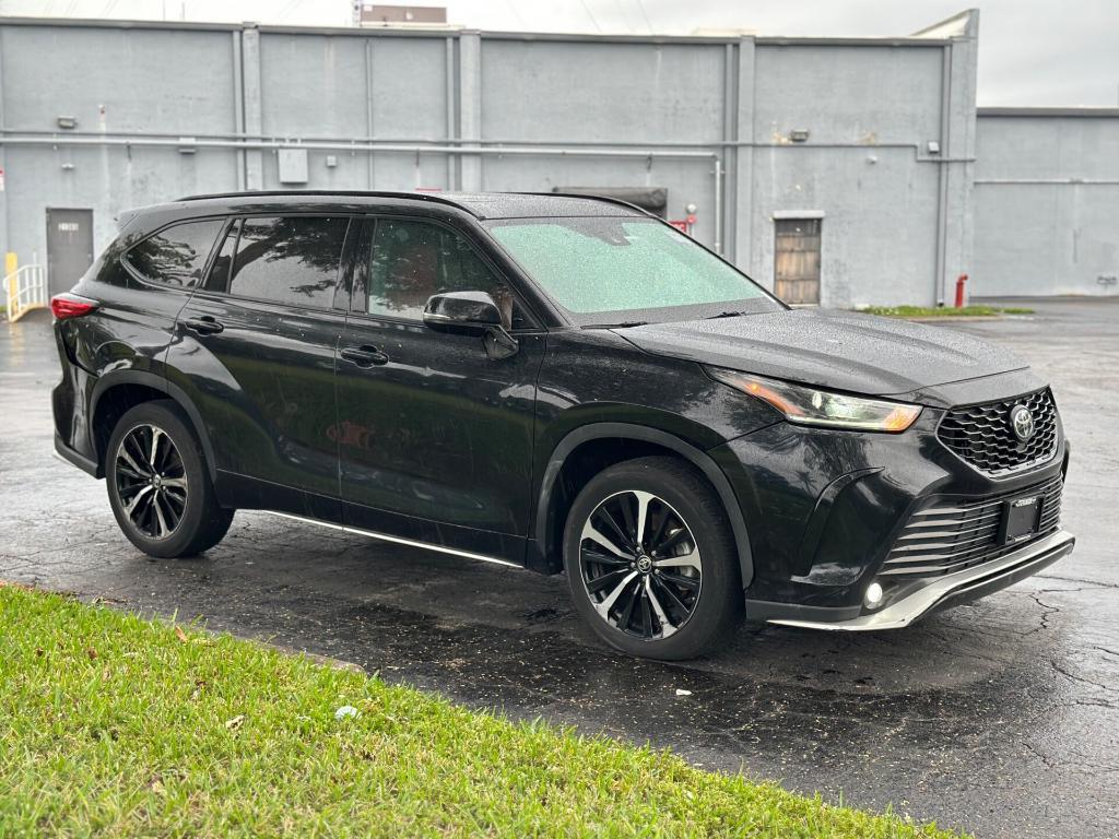 used 2021 Toyota Highlander car, priced at $27,199
