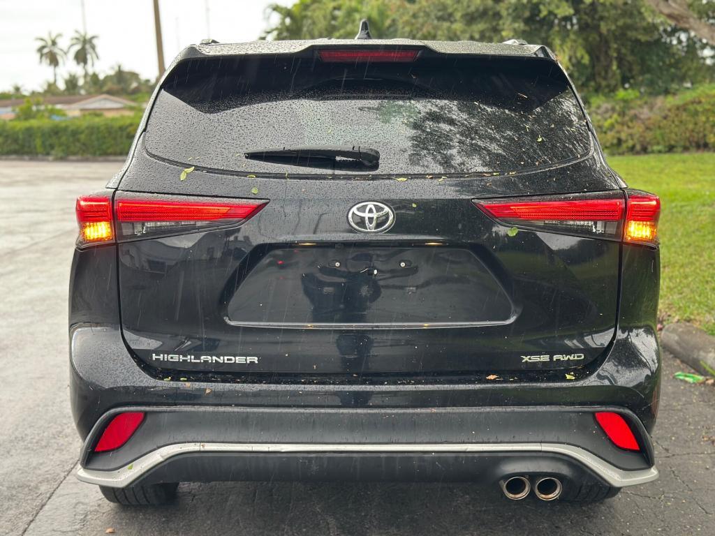 used 2021 Toyota Highlander car, priced at $27,199