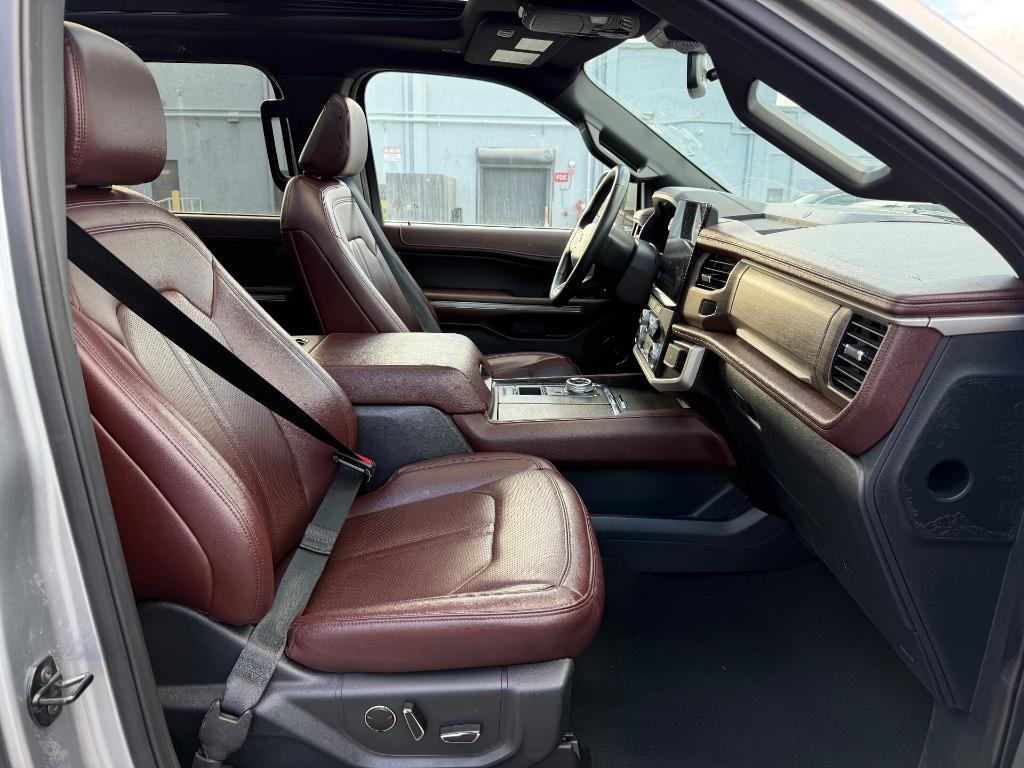 used 2024 Ford Expedition car, priced at $43,499