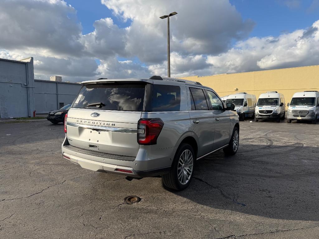 used 2024 Ford Expedition car, priced at $43,499