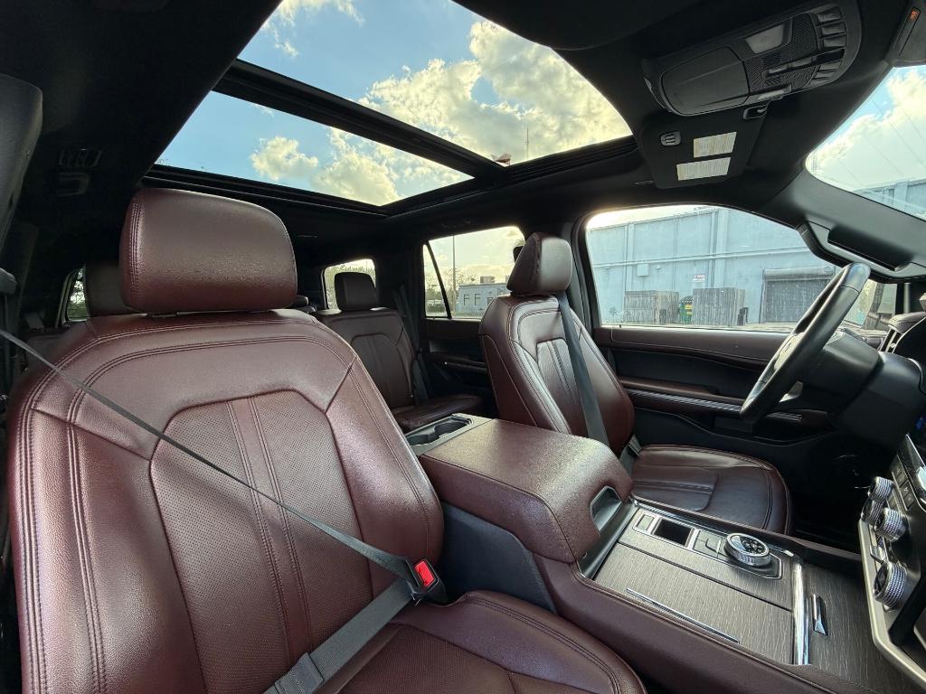 used 2024 Ford Expedition car, priced at $43,499