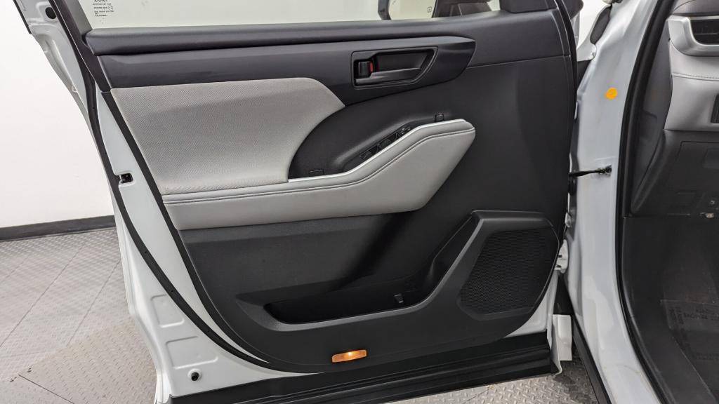used 2022 Toyota Highlander car, priced at $22,998