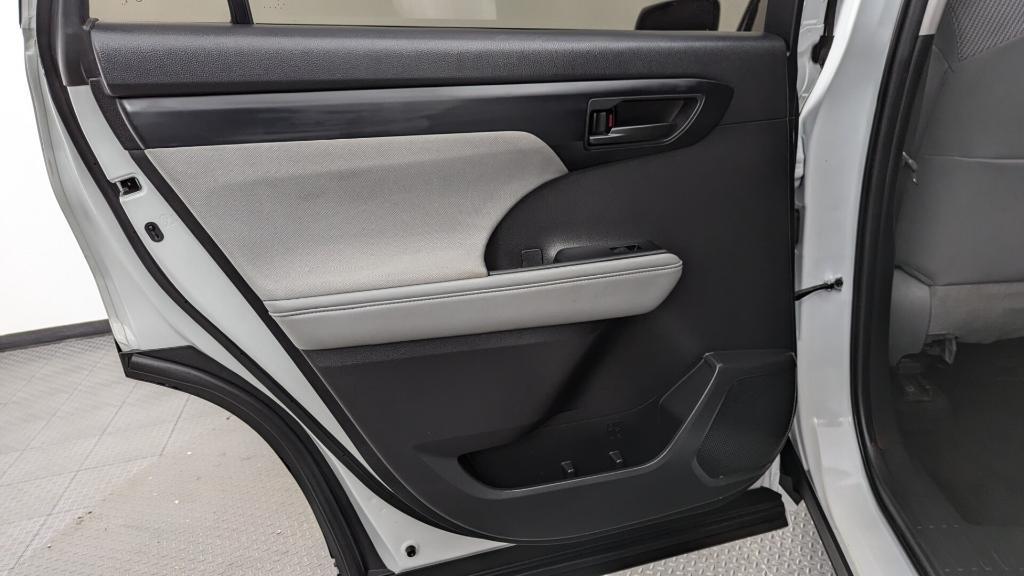 used 2022 Toyota Highlander car, priced at $22,998