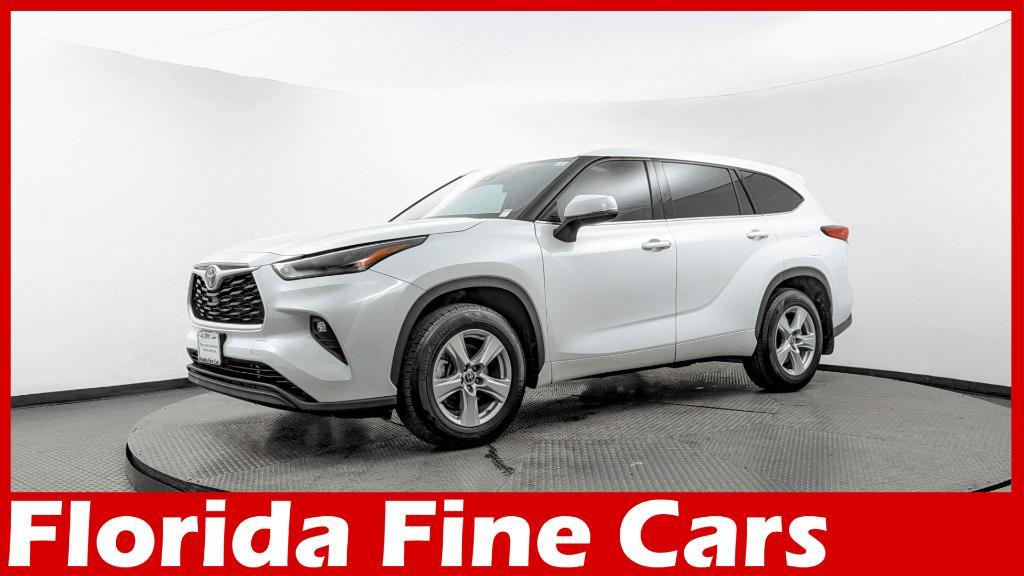 used 2022 Toyota Highlander car, priced at $22,998