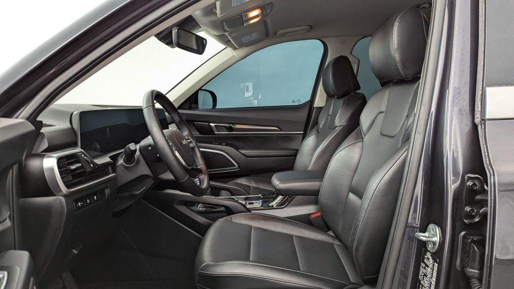 used 2025 Kia Telluride car, priced at $30,499