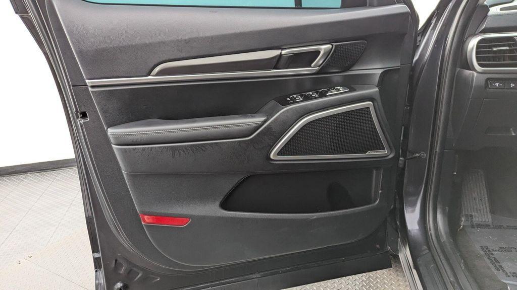 used 2025 Kia Telluride car, priced at $30,499