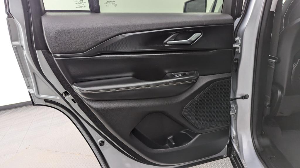 used 2023 Jeep Grand Cherokee car, priced at $20,099