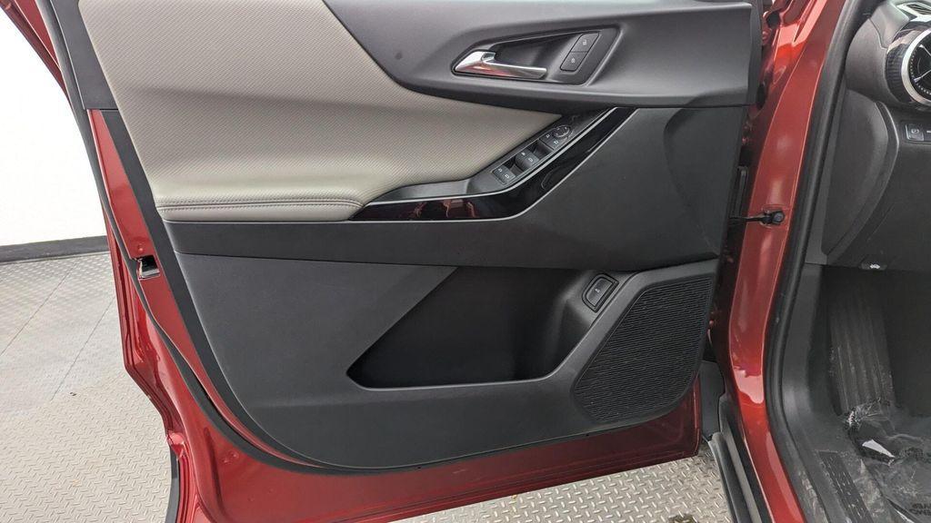 used 2025 Chevrolet Equinox car, priced at $22,999