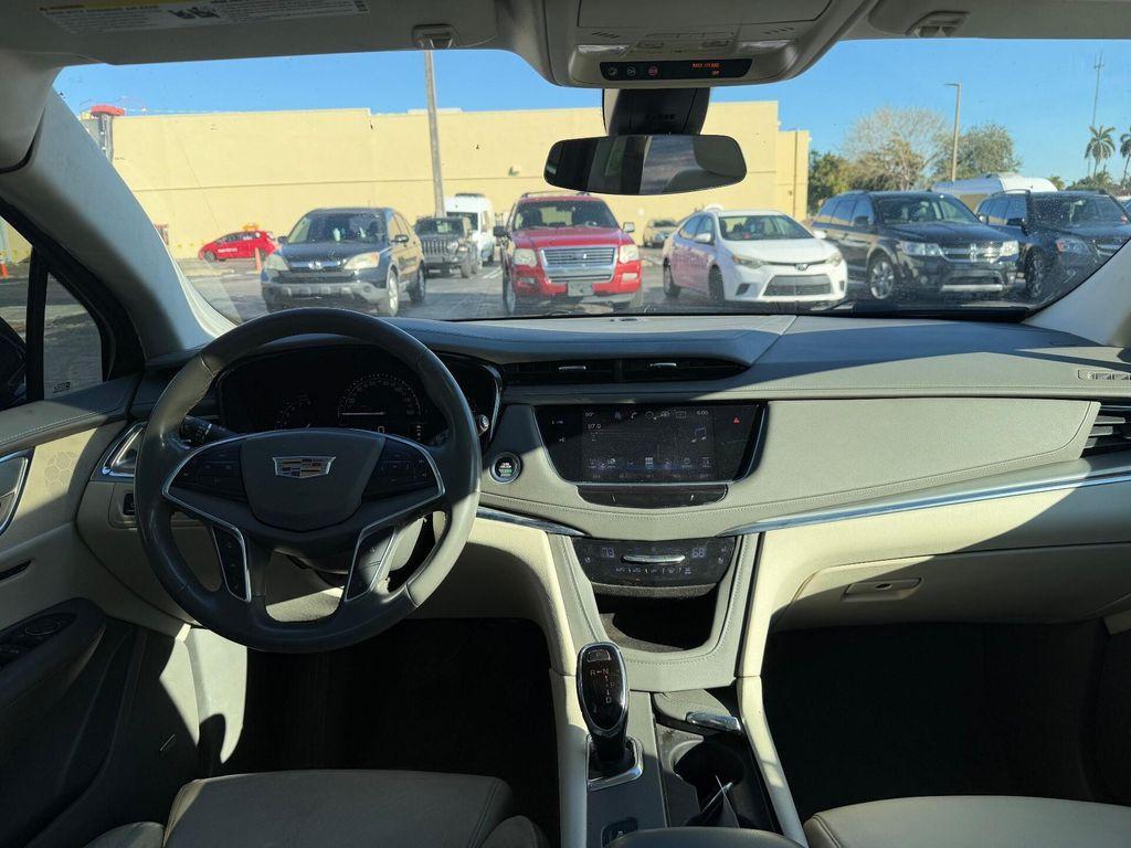 used 2017 Cadillac XT5 car, priced at $15,999