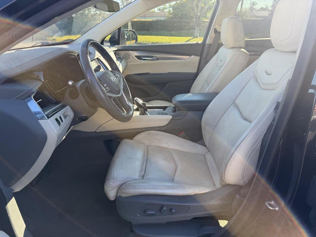 used 2017 Cadillac XT5 car, priced at $15,999