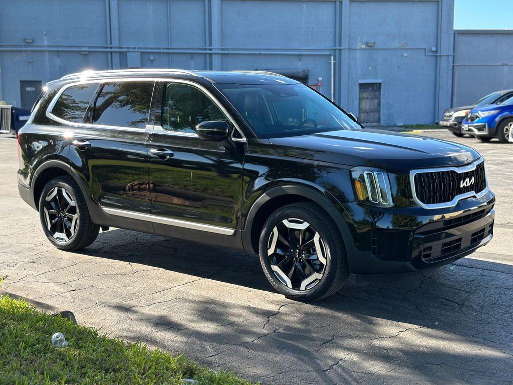 used 2025 Kia Telluride car, priced at $32,499