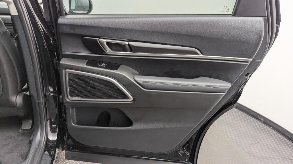used 2025 Kia Telluride car, priced at $30,999