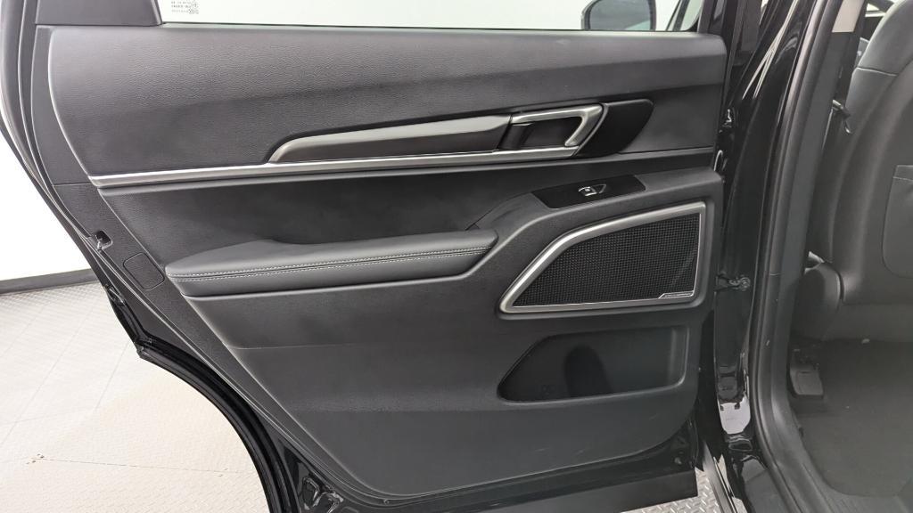 used 2025 Kia Telluride car, priced at $30,999