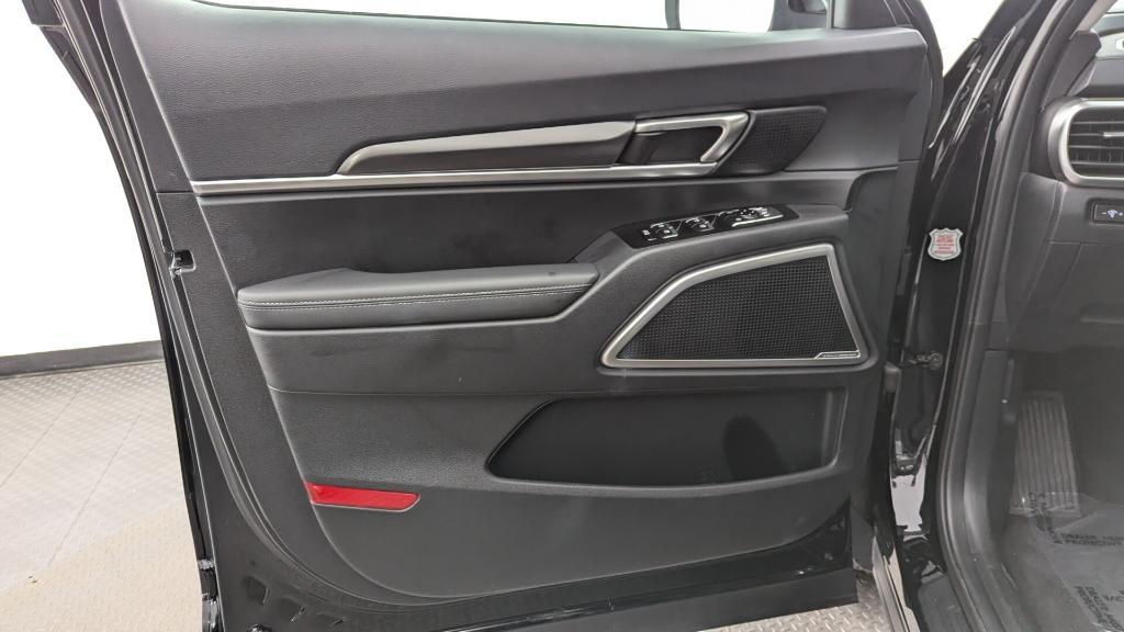 used 2025 Kia Telluride car, priced at $30,999