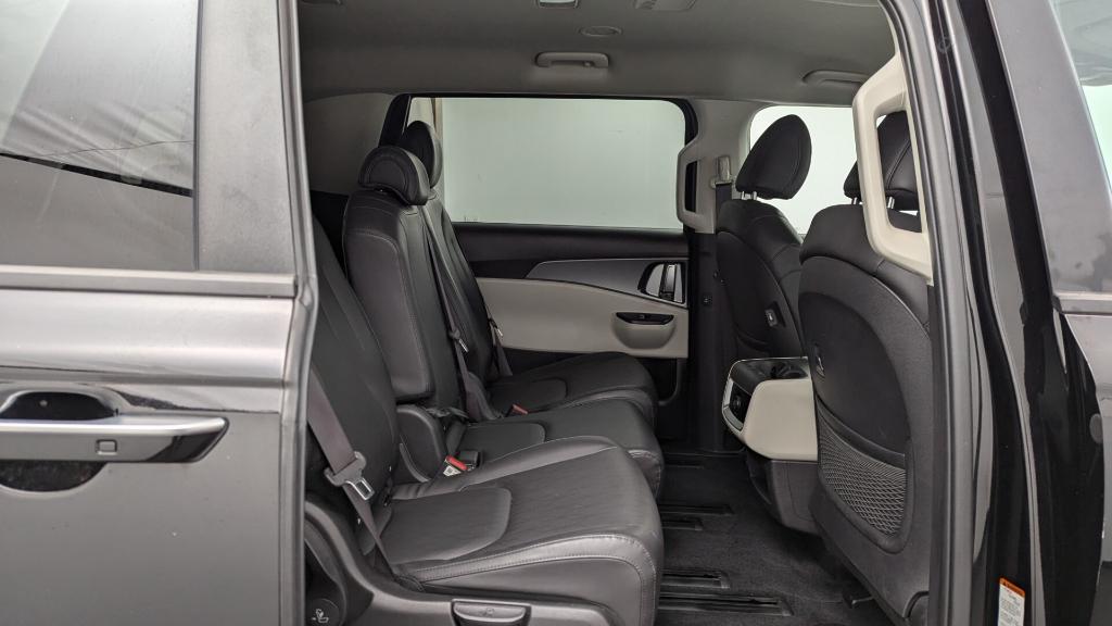 used 2024 Kia Carnival car, priced at $26,499