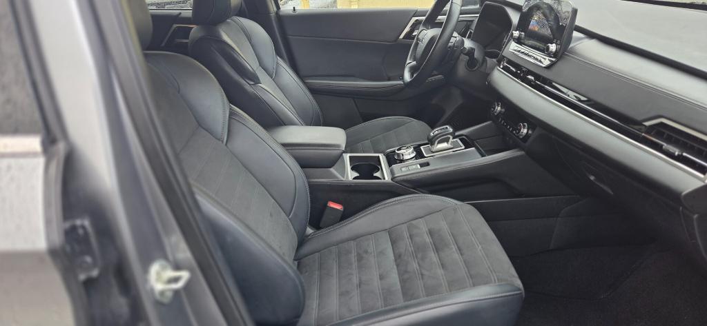 used 2024 Mitsubishi Outlander car, priced at $21,999