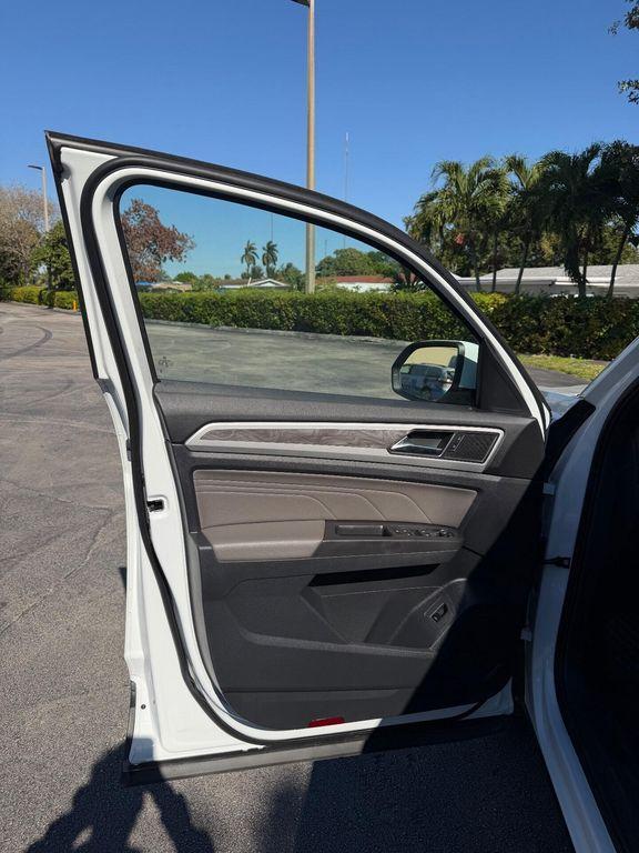 used 2023 Volkswagen Atlas Cross Sport car, priced at $20,999