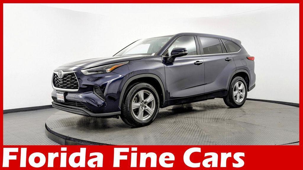 used 2023 Toyota Highlander car, priced at $24,499