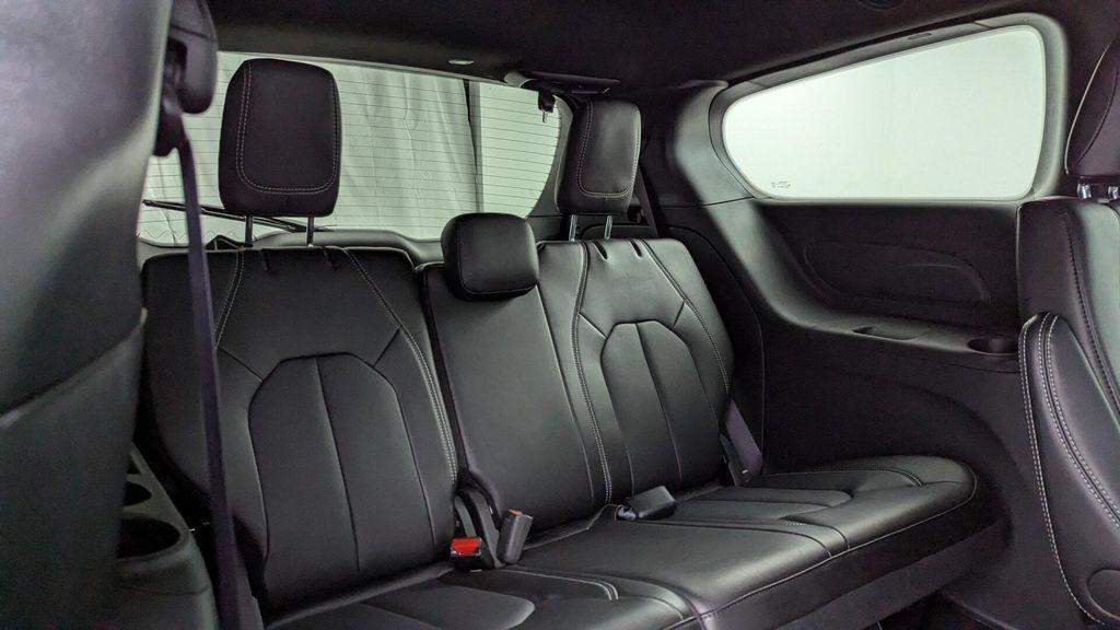 used 2026 Chrysler Pacifica car, priced at $31,999