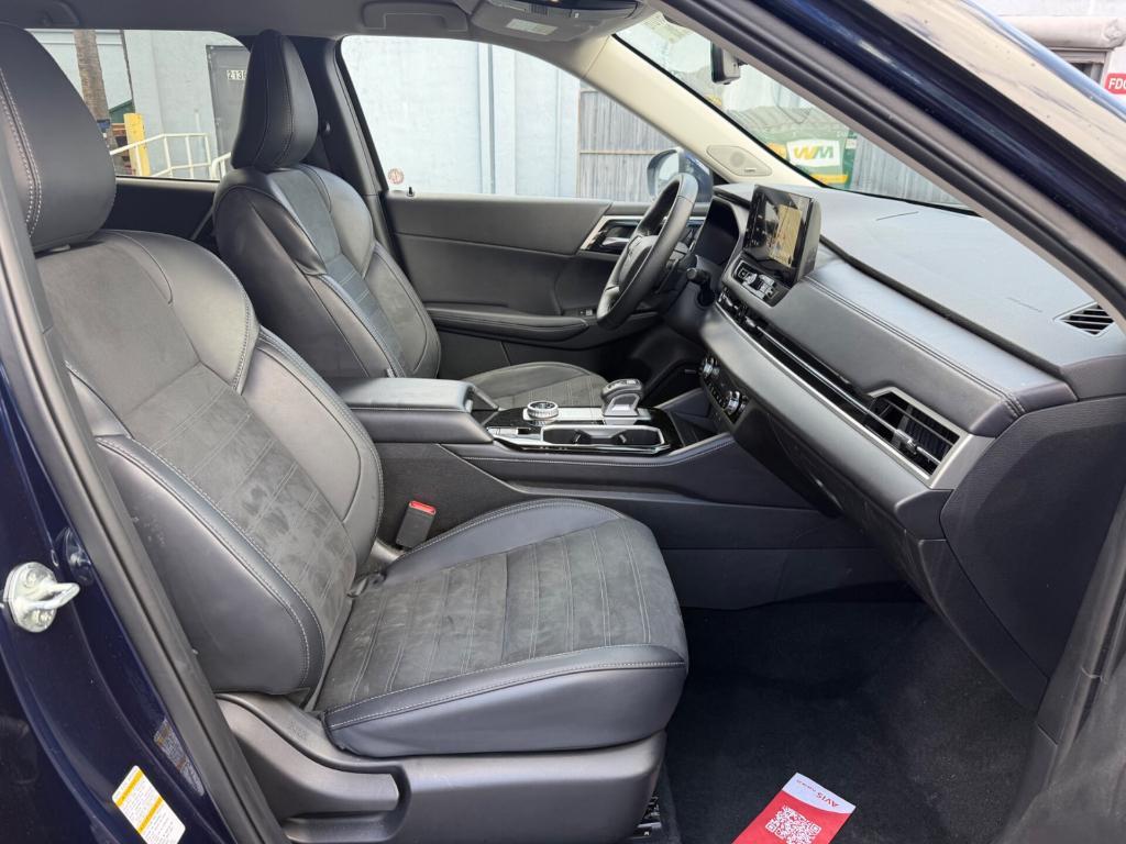 used 2025 Mitsubishi Outlander car, priced at $22,999