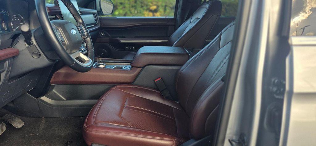 used 2024 Ford Expedition car, priced at $43,999