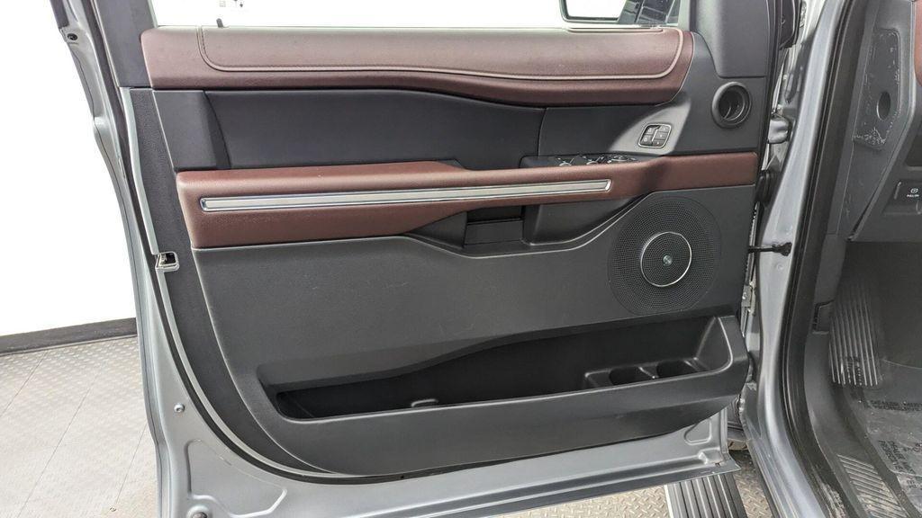 used 2024 Ford Expedition car, priced at $41,299