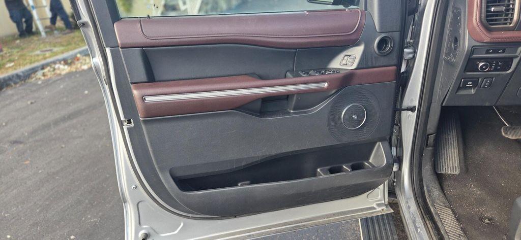 used 2024 Ford Expedition car, priced at $43,999