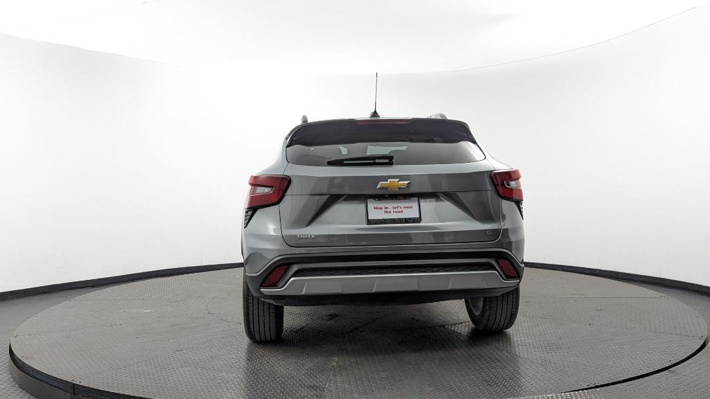 used 2025 Chevrolet Trax car, priced at $18,499
