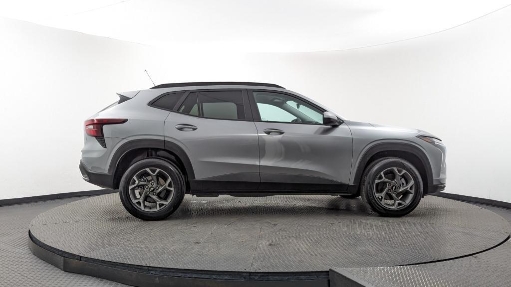 used 2025 Chevrolet Trax car, priced at $18,499