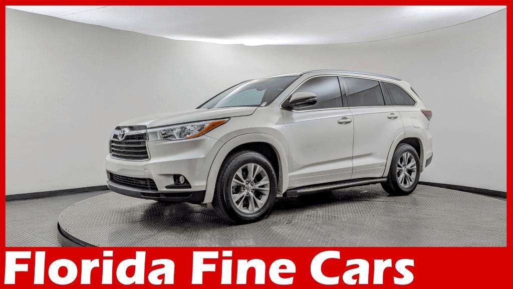 used 2015 Toyota Highlander car, priced at $15,899