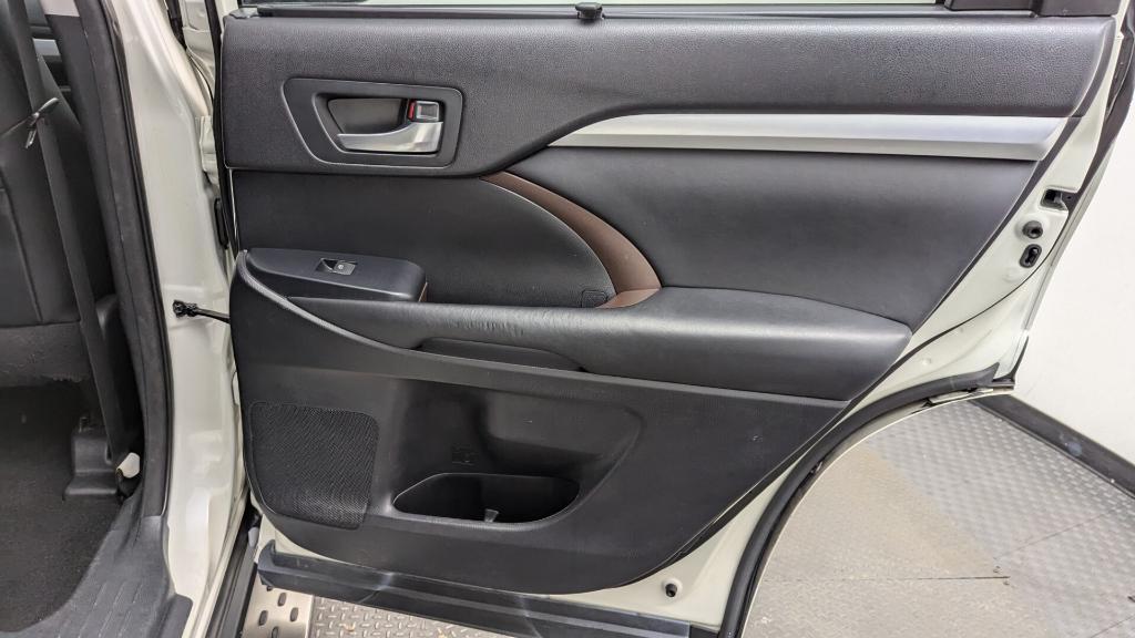 used 2015 Toyota Highlander car, priced at $15,899