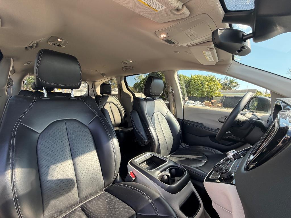 used 2023 Chrysler Pacifica car, priced at $19,999