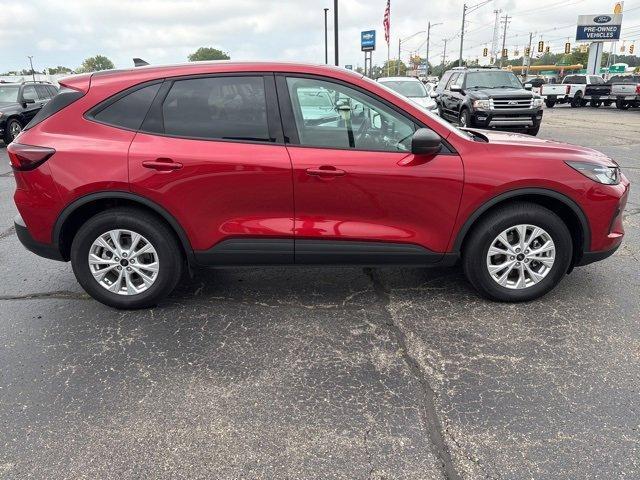 used 2025 Ford Escape car, priced at $25,246
