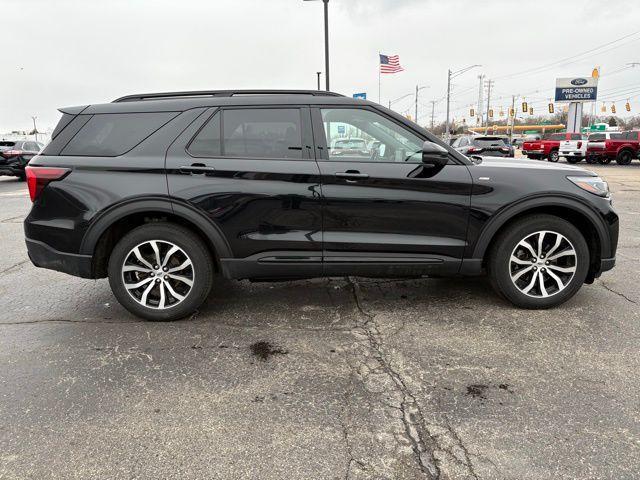 used 2025 Ford Explorer car, priced at $39,313